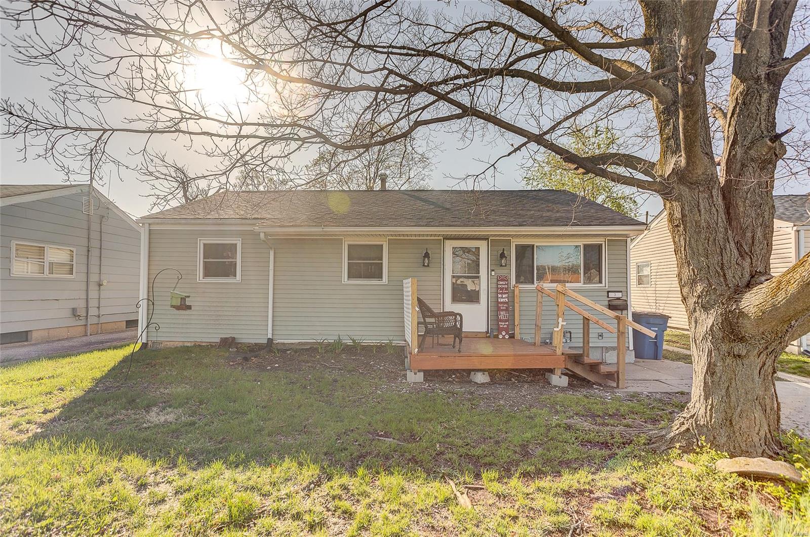 3 Bedroom, 936 sq. feet 3 Briarcliff Drive Granite City, IL