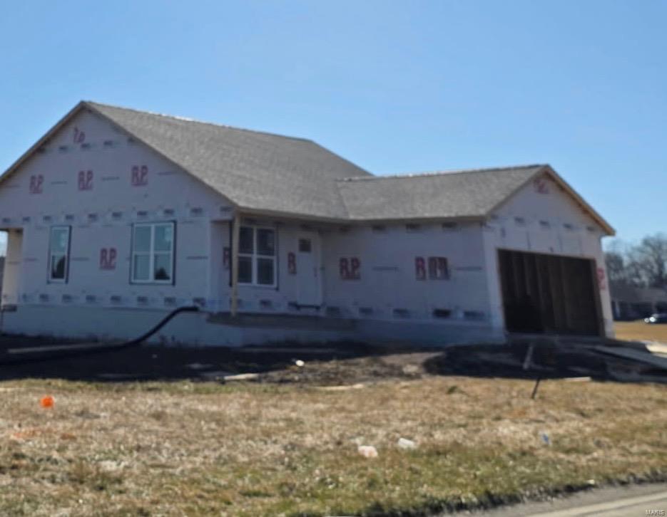 3 Bedroom, 1,350 sq. feet 1406 Heather Lane Greenville, IL