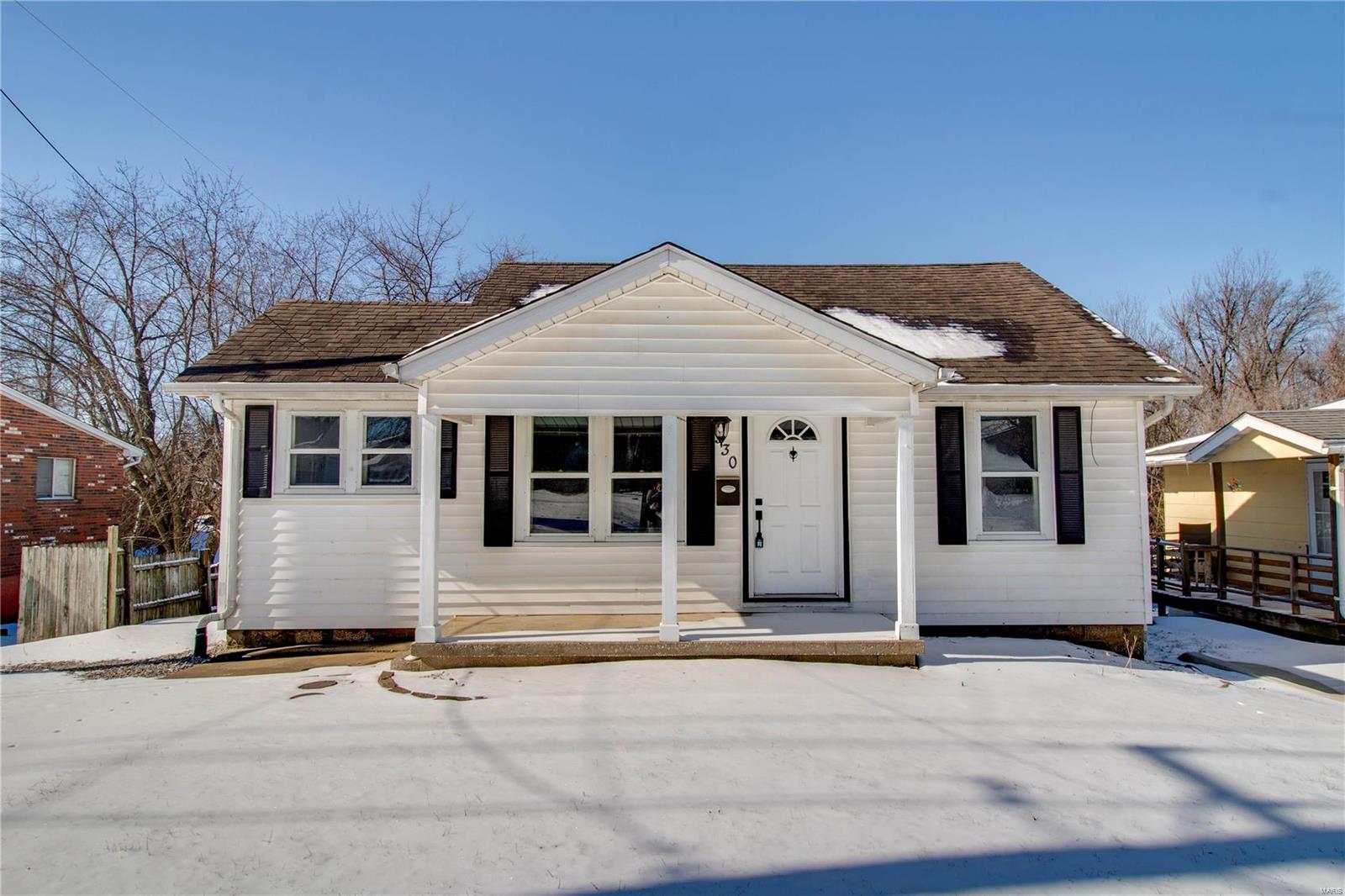 2 Bedroom, 699 sq. feet 330 Grant Street Bethalto, IL