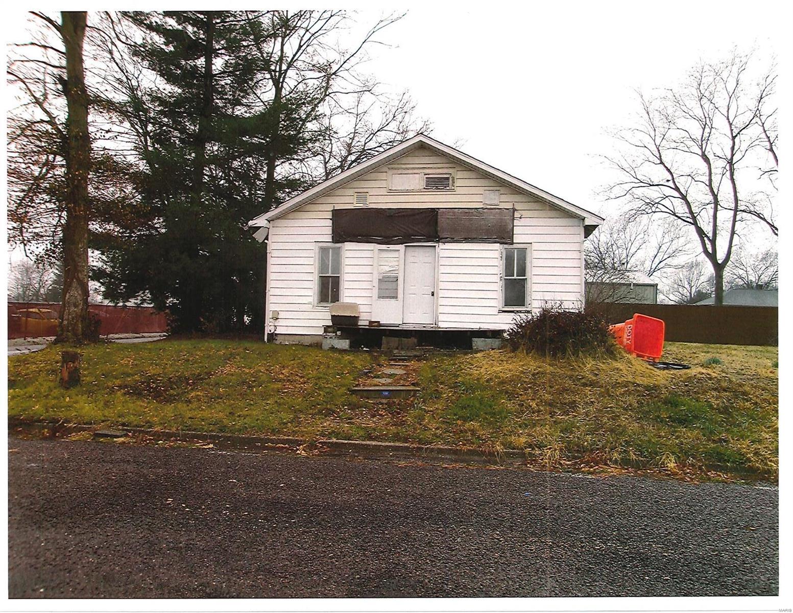 2 Bedroom,  1107 West Street Greenville, IL