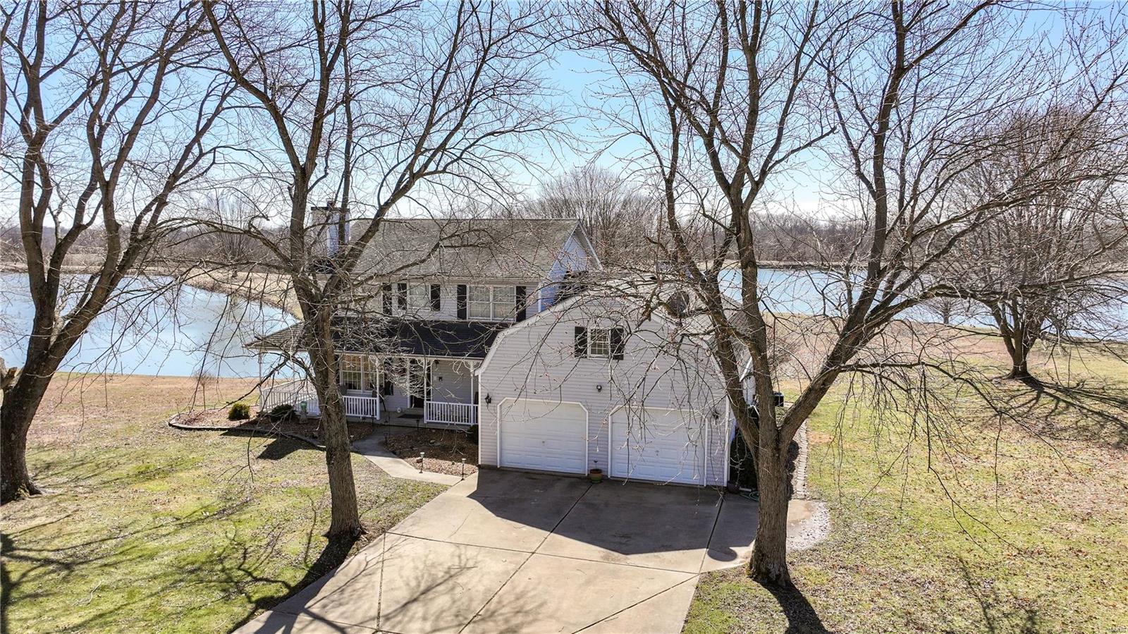 3 Bedroom,  17 Lakeridge Trail Alton, IL