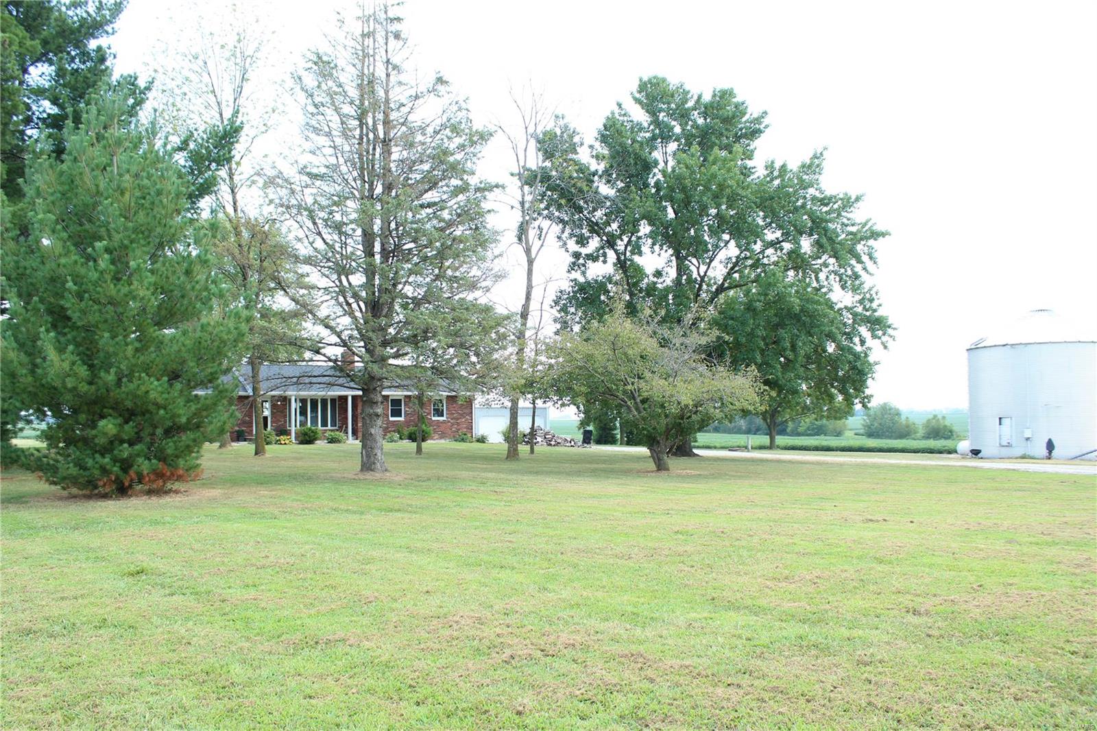 3 Bedroom,  462 IL Route 127  Greenville, IL