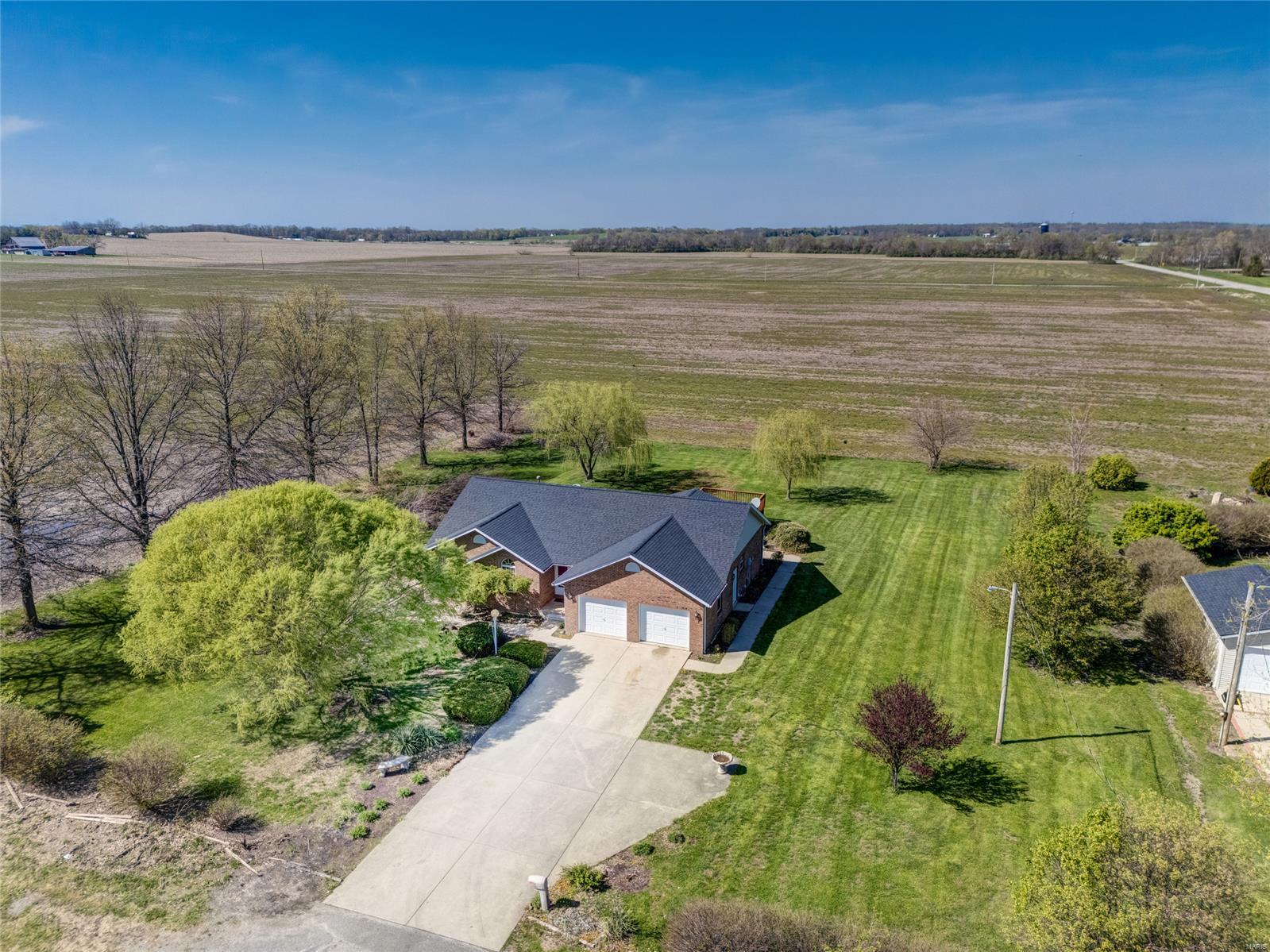 3 Bedroom, 3,072 sq. feet 12777 Penny Lane Highland, IL