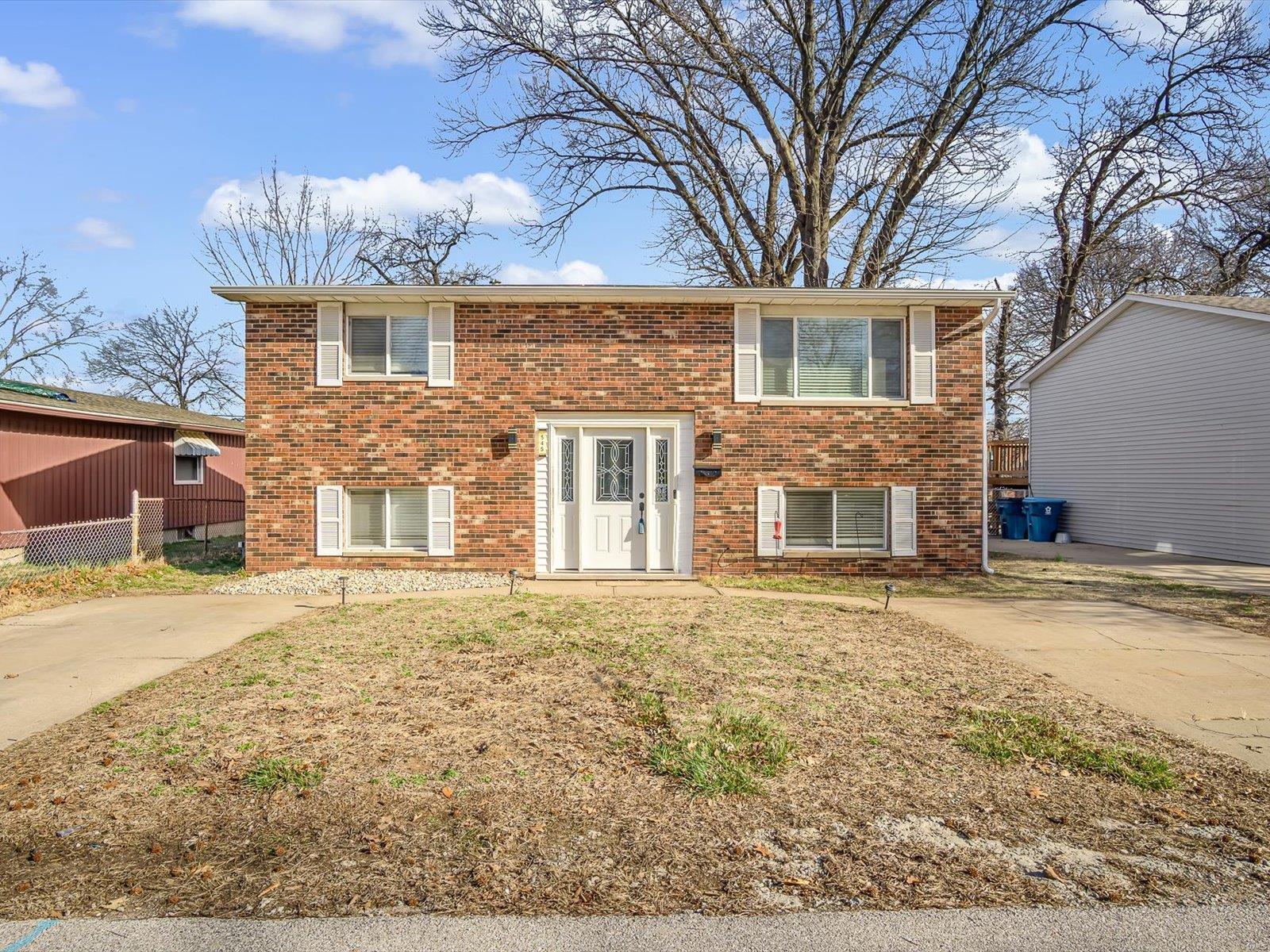 3 Bedroom, 1,650 sq. feet 545 Grove Avenue Wood River, IL