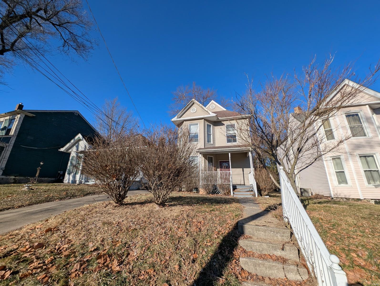 3 Bedroom, 1,750 sq. feet 1228 Alton Street Alton, IL
