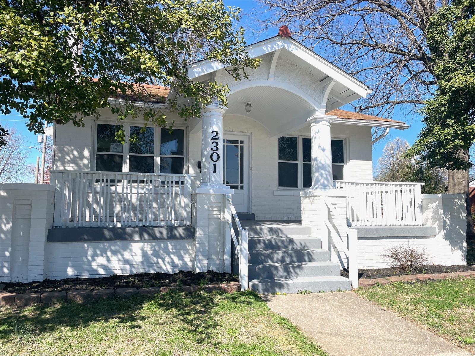 3 Bedroom, 1,278 sq. feet 2301 Waterman Avenue Granite City, IL