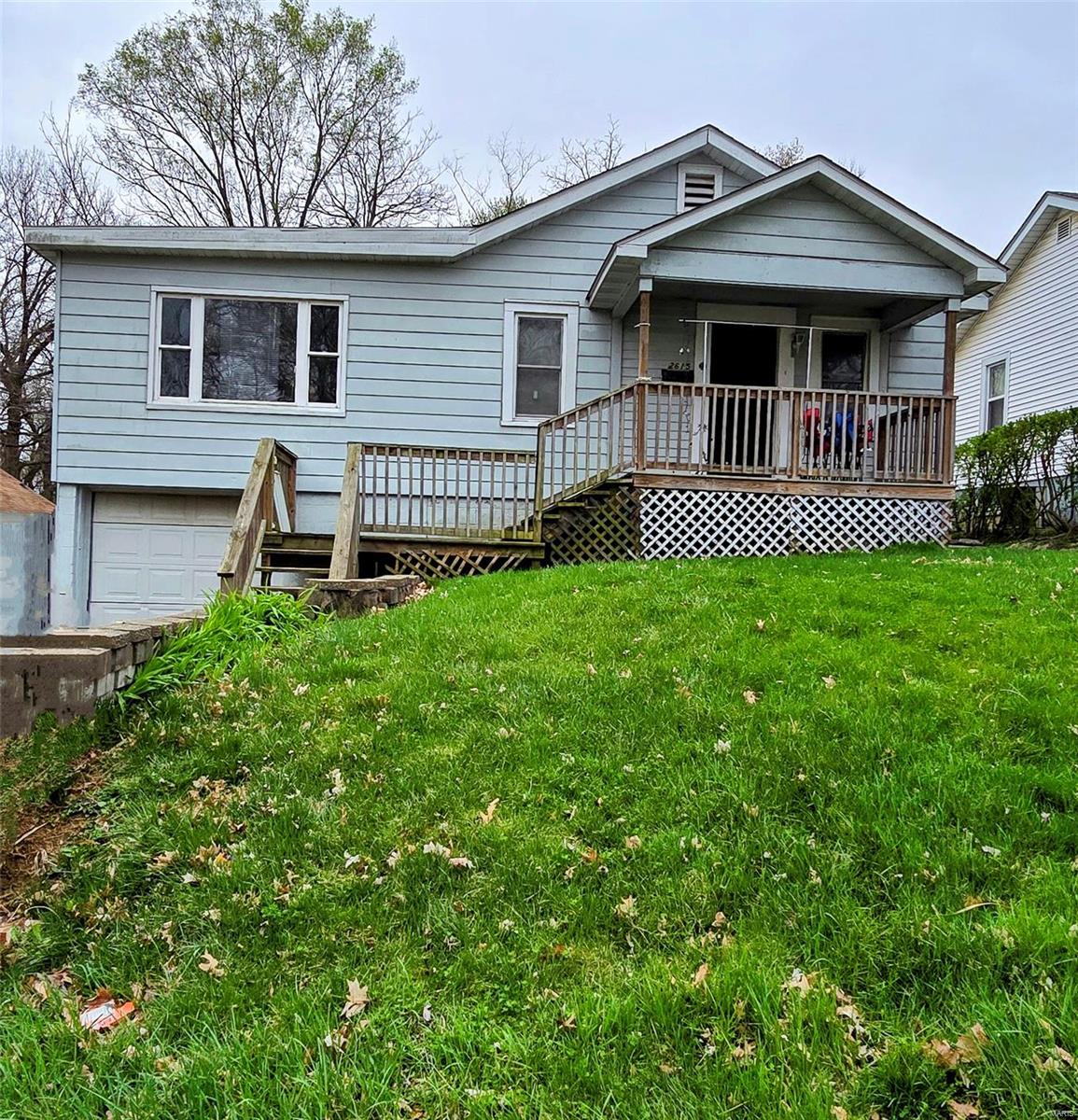 3 Bedroom, 969 sq. feet 2615 Krum Street Alton, IL