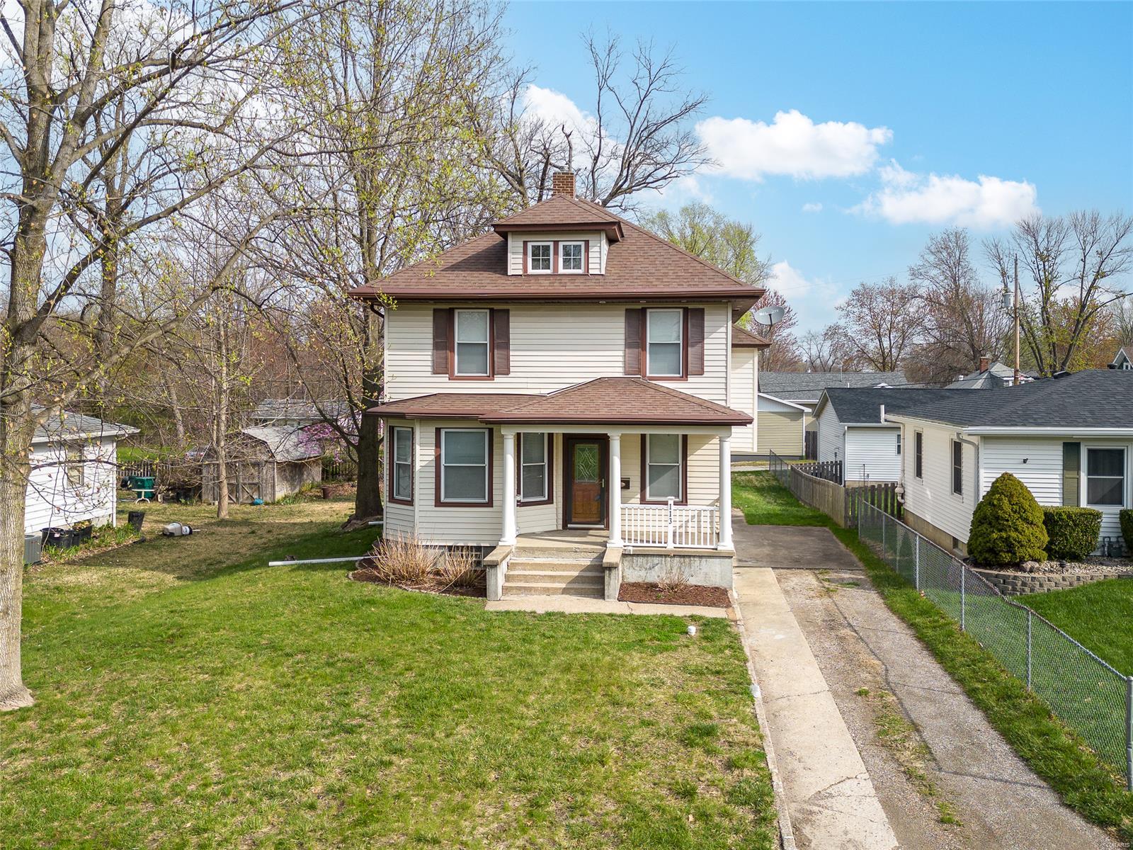 3 Bedroom, 1,534 sq. feet 113 McKinley Avenue Edwardsville, IL