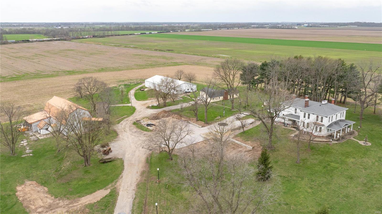 6 Bedroom, 2,248 sq. feet 1508 State Route 140  Smithboro, IL
