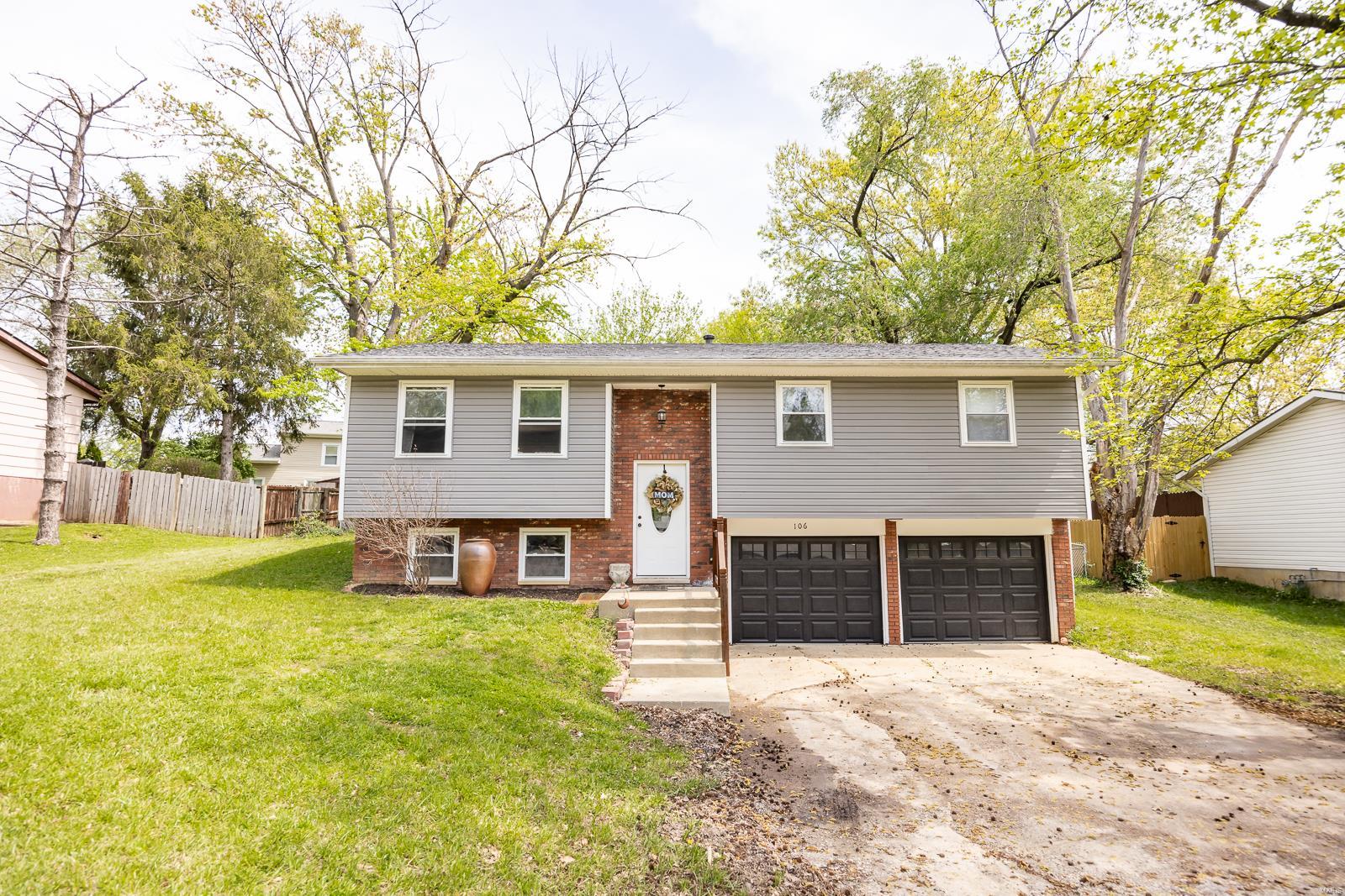 3 Bedroom, 1,520 sq. feet 106 Parkview Court Troy, IL