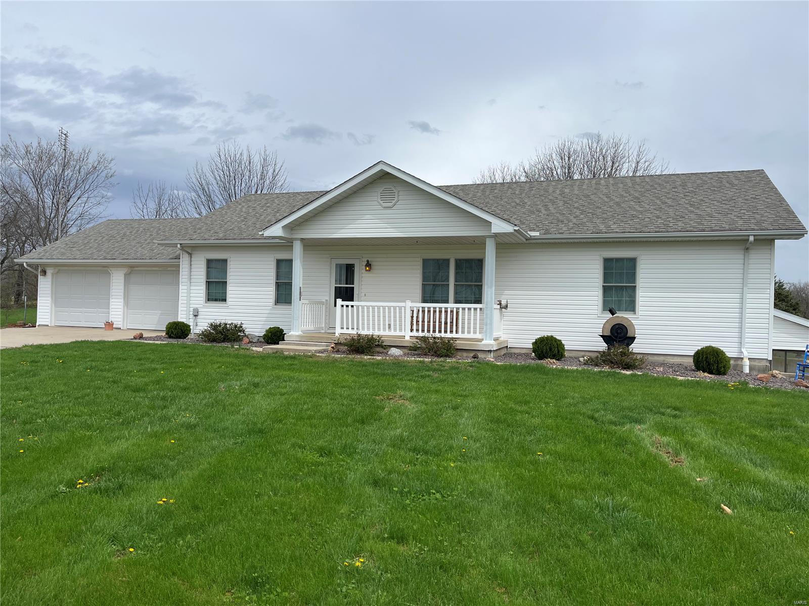 3 Bedroom,  425 Trestle Ave  Pocahontas, IL