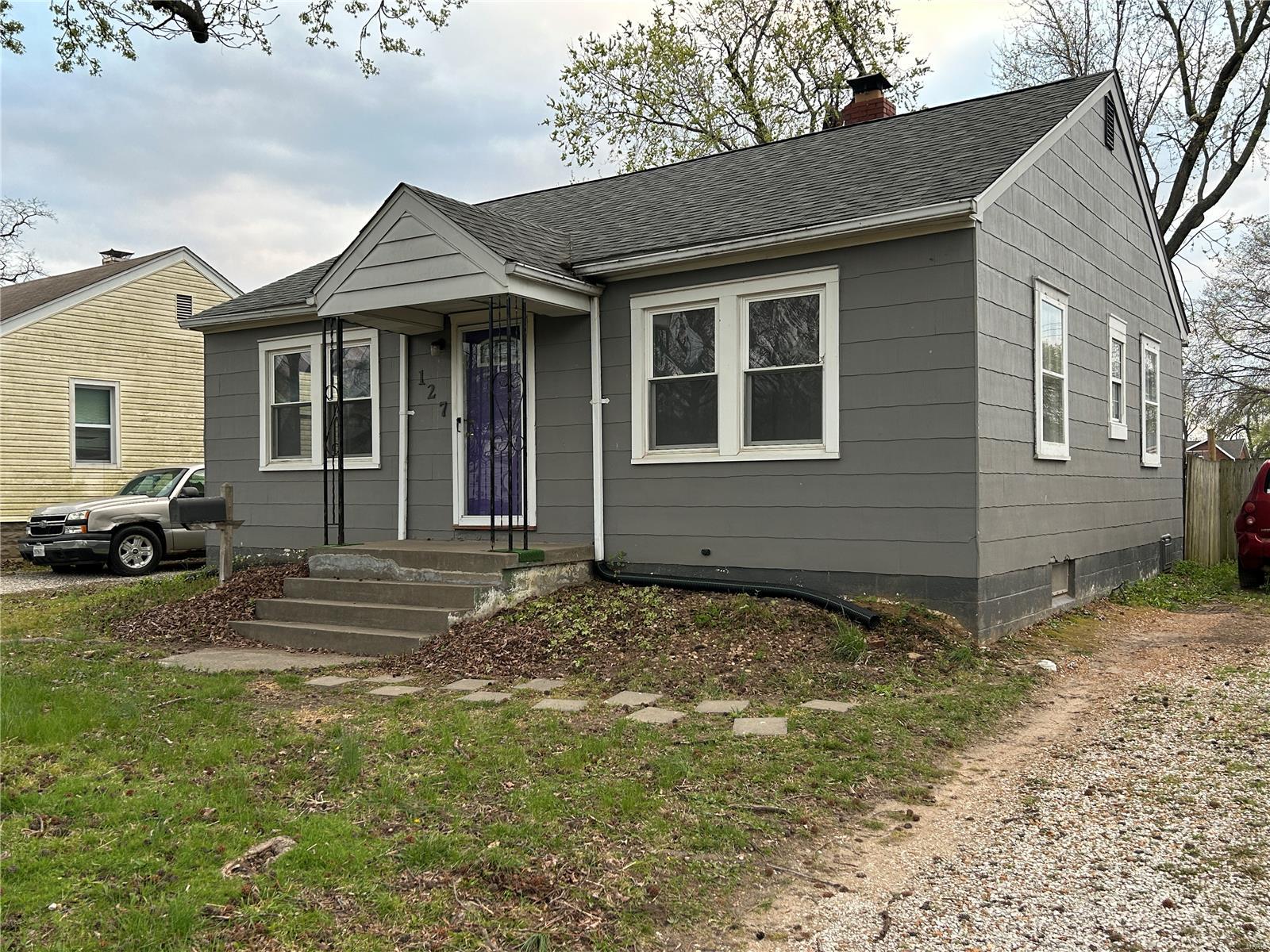 2 Bedroom, 868 sq. feet 127 Whitelaw Avenue East Alton, IL