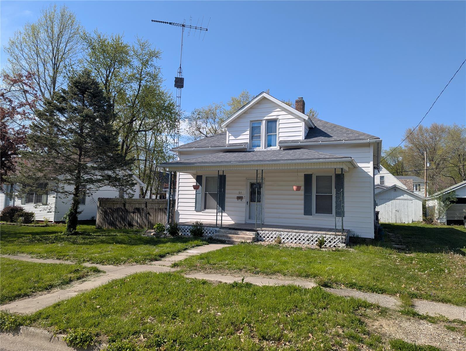 3 Bedroom, 1,540 sq. feet 519 Winter Avenue Greenville, IL