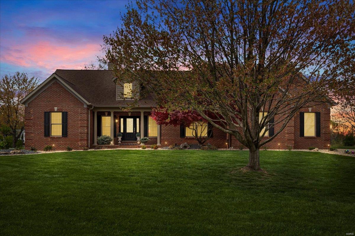 3 Bedroom, 2,375 sq. feet 119 PRAIRIE MANOR Drive Edwardsville, IL