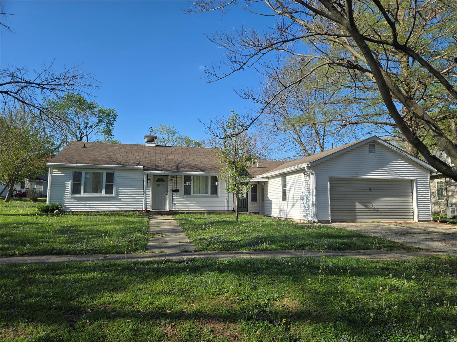 3 Bedroom, 1,100 sq. feet 507 Washington  Greenville, IL
