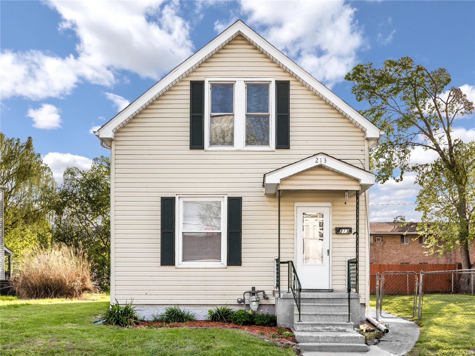 2 Bedroom, 1,286 sq. feet 213 Chestnut Street Collinsville, IL