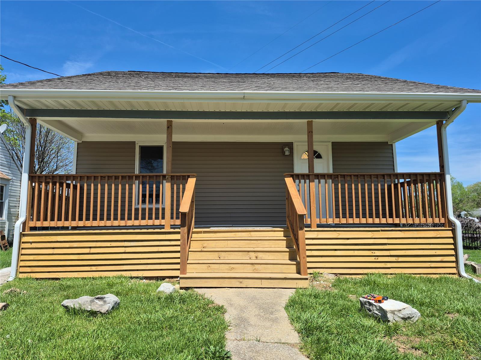 2 Bedroom, 1,170 sq. feet 3308 KENDALL Avenue Alton, IL