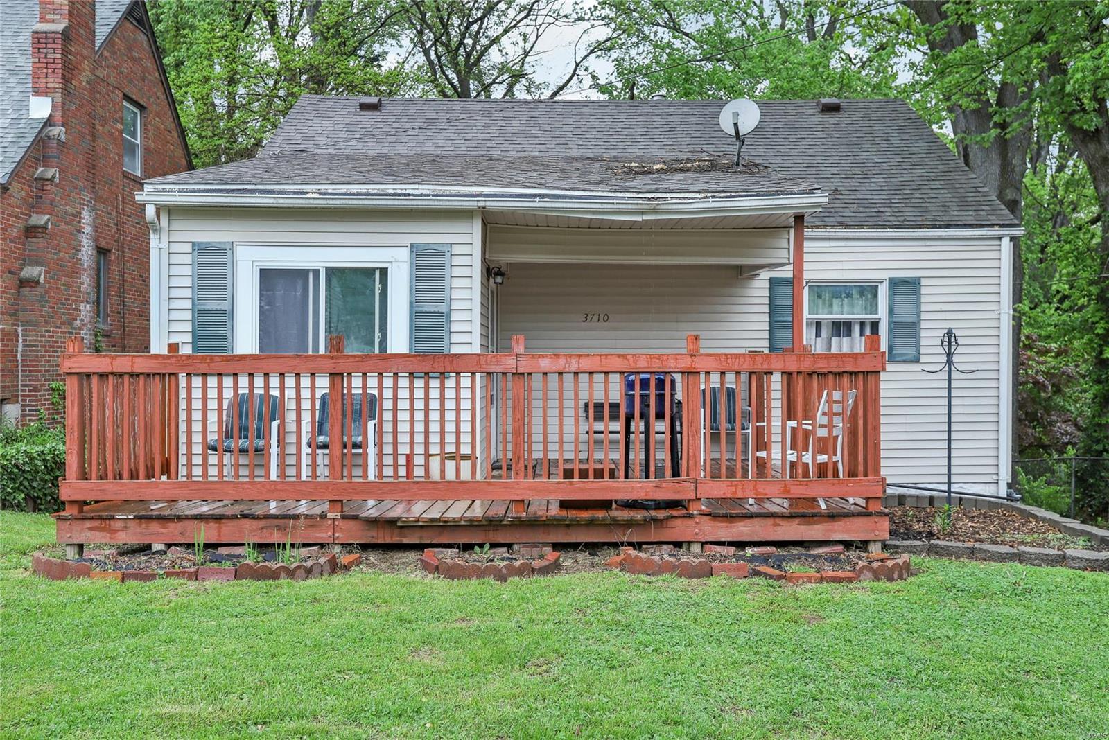 2 Bedroom, 861 sq. feet 3710 Aberdeen Avenue Alton, IL
