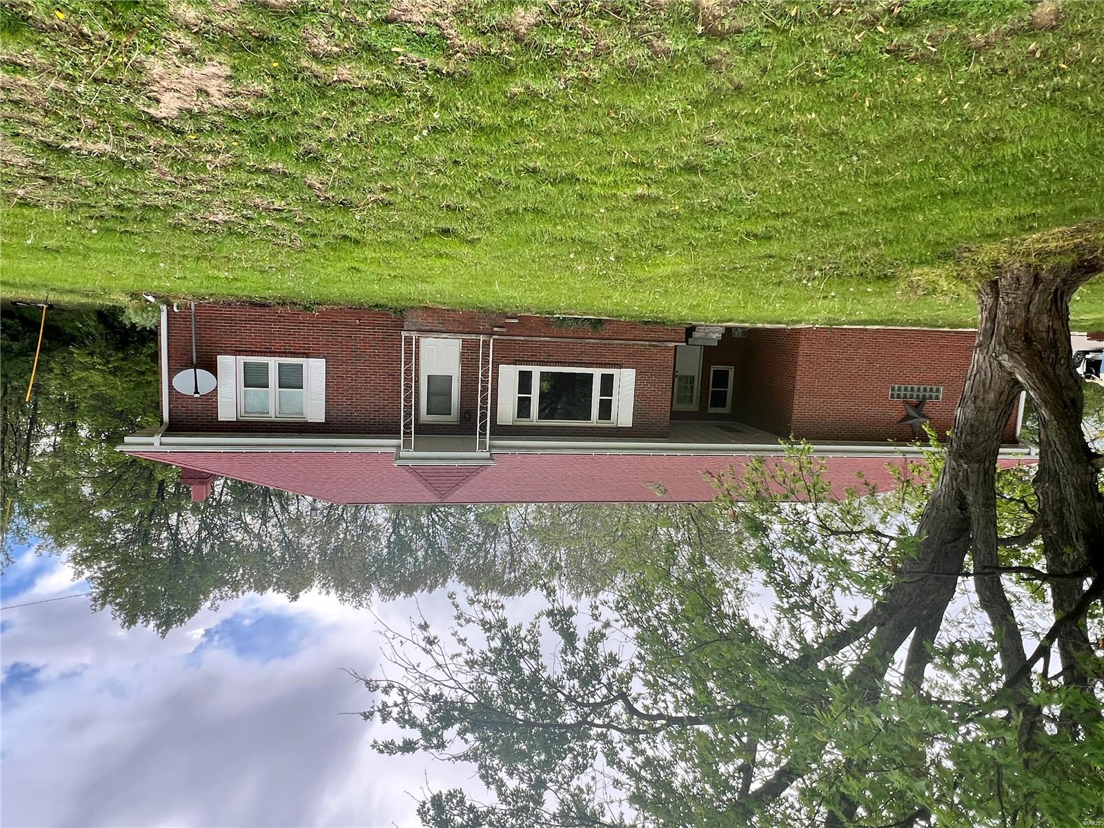 3 Bedroom, 1,236 sq. feet 5007 Seiler Road Dorsey, IL
