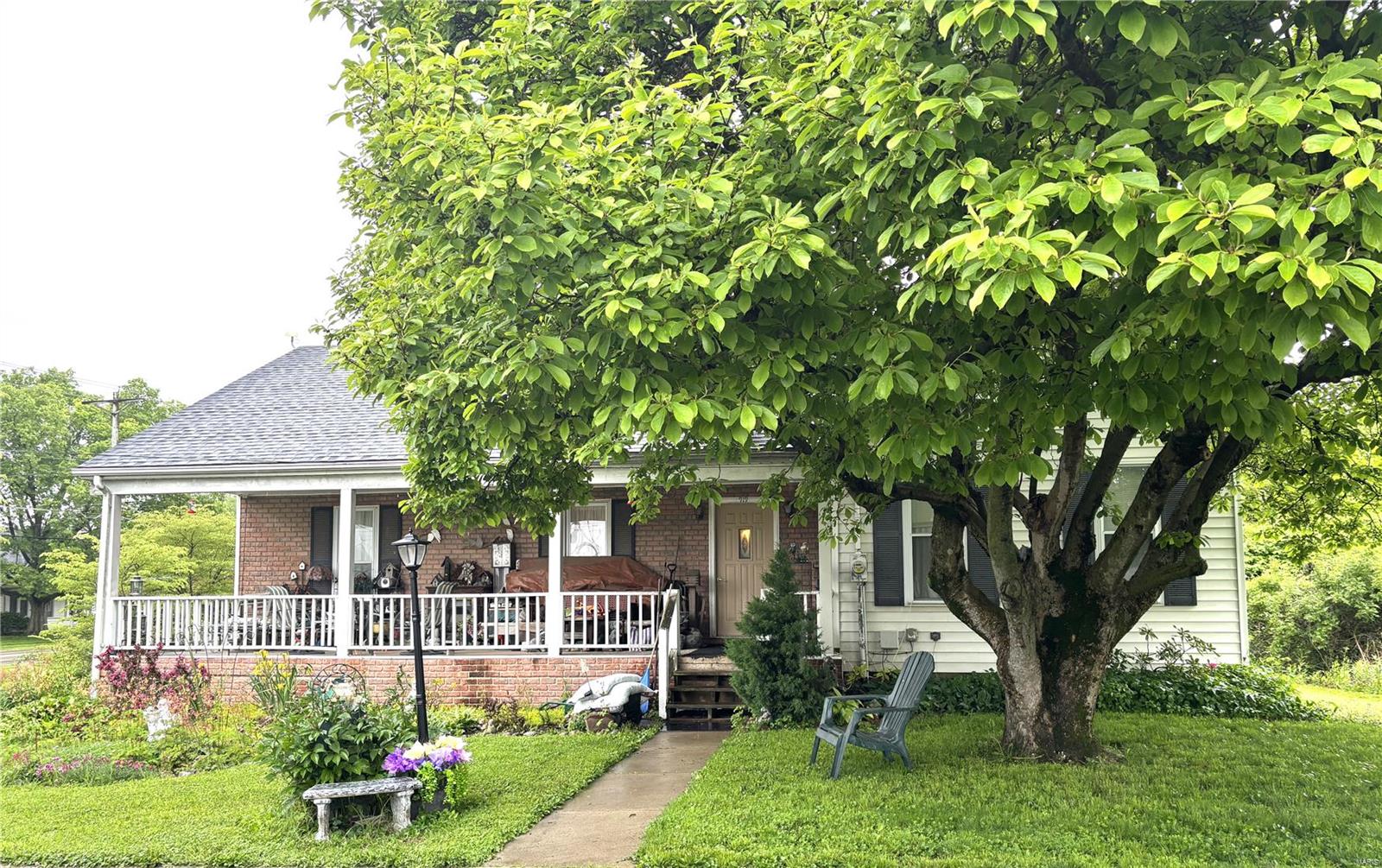 3 Bedroom,  919 5th Street Greenville, IL