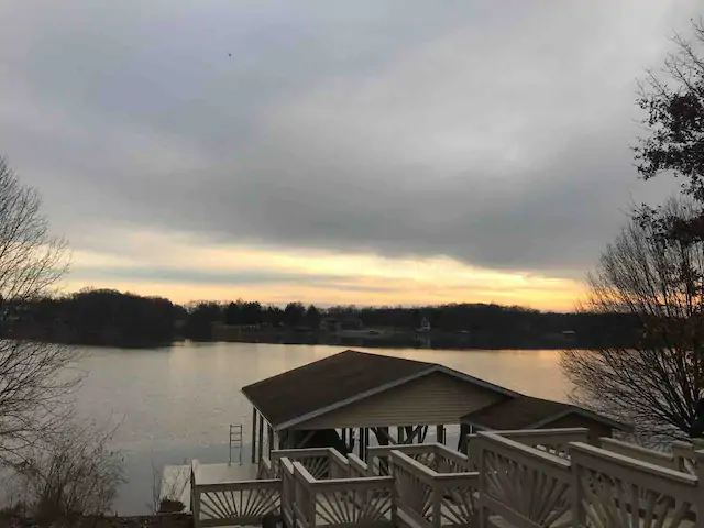 THE AERIE-Secluded ~ RelaxRecreate Inside/Out 20+ Greenville IL